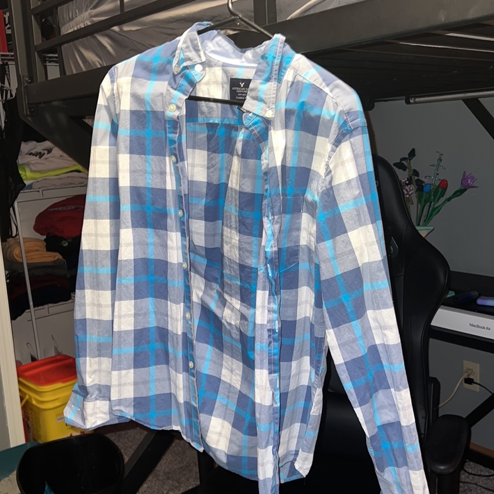 American Eagle size Small colors White and Blue